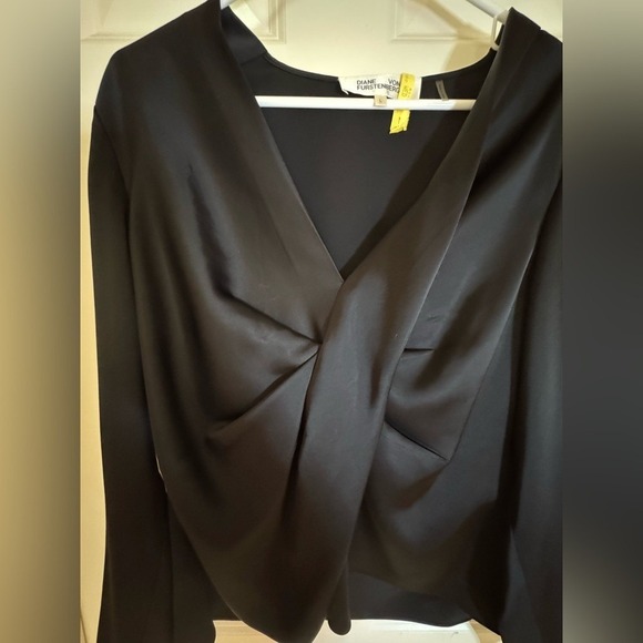 Diane Von Furstenberg Black Silky Draped Top, Large - Picture 4 of 12
